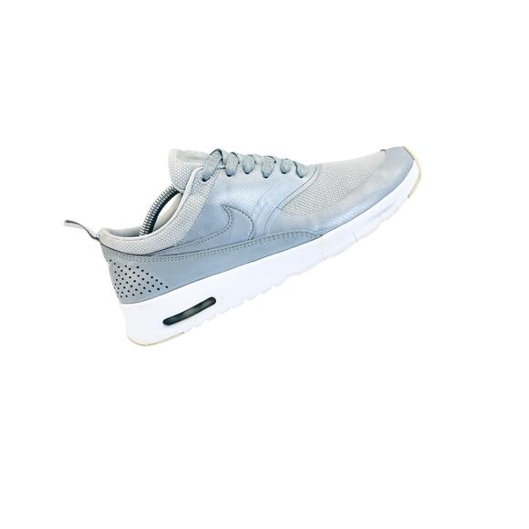 Nike Women’s Air Max Thea Premium Leather – Metallic Platinum – Size 7 - Picture 3 of 8